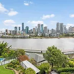 Boom! ~ Skyline City, Water + Story Bridge Views