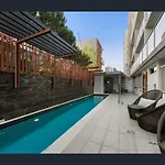 Discover Urban Bliss In Our 1-bedroom King Bed Apartment! Views And Cultural Gems Apartment Brisbane