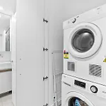 Modern 1Br Apt With Gym Pool & Wifi