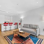 Modern 1Br Apt With Gym Pool & Wifi