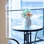 Urban Elegance 2B2B W Parking, Pool South Brisbane M1