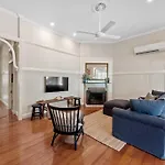 Poppy\'S Place! 4Bed/1Bath/2Car/Views/House ~Bardon