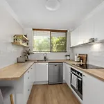 Terrific & Tranquil! 1bed/1bath/balcony~ Clayfield Apartment *