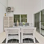 Holiday home Stunning 3-bedroom Townhouse *