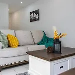 Holiday home Stunning 3-bedroom Townhouse Brisbane