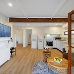 Serene 3 Bedroom Inner City Retreat Highgate Hill