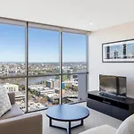 Apartment Amazing 2br Delicate Apt, 1min To Train Station Brisbane