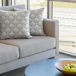 Amazing 2Br Delicate Apt, 1Min To Train Station