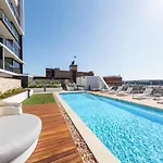 Amazing 2br Delicate Apt, 1min To Train Station Apartment *