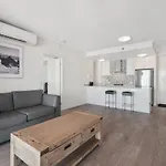 Spacious Brisbane City Top Floor 2Br Apartment