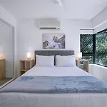 Apartment Centro At Toowong - Modern Spacious Living With Pool
