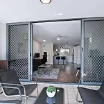 Apartment Centro At Toowong - Modern Spacious Living With Pool