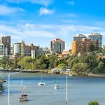 Riverside Heritage Chateau 2Br Home South Bne
