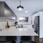 Apartment Centro At Toowong - Modern Spacious Living With Pool *