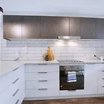 Apartment Centro At Toowong - Modern Spacious Living With Pool Brisbane