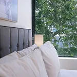 Apartment Centro At Toowong - Modern Spacious Living With Pool Brisbane