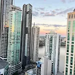 Riverview 2B2B Apt In Cbd W/Parking, Pool, Gym