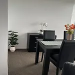 Modern Apartment Conveniently Located In Brisbane, Close To South Bank