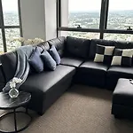 Modern Apartment Conveniently Located In Brisbane, Close To South Bank