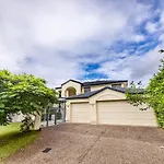 Spacious Comfy 4 Bedroom Home Near Sunnybank