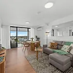 Stunning! 2Bed, 1Bath, 1Car, Views - Cbd