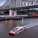 Stunning! 2Bed, 1Bath, 1Car, Views - Cbd