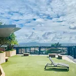 Apartment Luxury And Convenient Unit In South