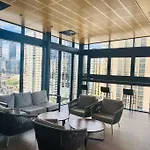 Apartment Luxury And Convenient Unit In South