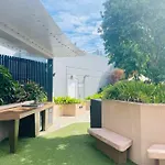 Luxury And Convenient Unit In South Brisbane