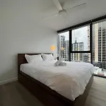 Luxury And Convenient Unit In South Brisbane