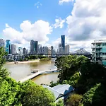 Riverside Studio Apartment With Parking And View