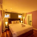 6km To Cbd Convenient 5br Queenslander Coorparoo