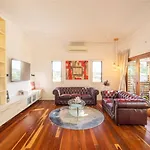 6km To Cbd Convenient 5br Queenslander Coorparoo