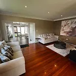 Massive 5Br Home Wi-Fi Netflix Free Parking