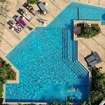 Stylish Central Apartment W Pool, Gym And More