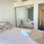 Cassa Toowong - Convenient 1B Apt At Central Location With Parking Managed By The Cassa