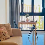 Cassa Toowong - Convenient 1B Apt At Central Location With Parking Managed By The Cassa