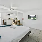 Studio Unit And Private Backyard