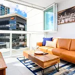 City Oasis Stylish Apt With Gym Rooftop Pool