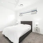 Apartment Luxury House With Pool, Close To Cbd Brisbane