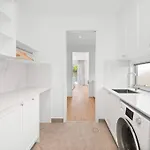 Luxury House With Pool, Close To Cbd *