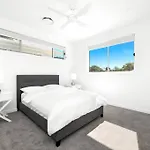 Luxury House With Pool, Close To Cbd