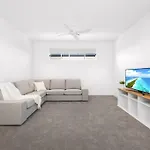 Apartment Luxury House With Pool, Close To Cbd