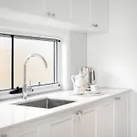 Luxury House With Pool, Close To Cbd