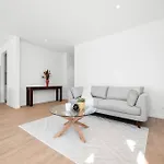 Luxury House With Pool, Close To Cbd Apartment *