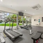Apartment Top-floor Luxe In The Free Parking, Pool, Gym, Wifi *