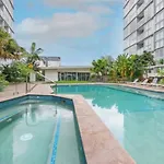 Top-floor Luxe In The Free Parking, Pool, Gym, Wifi Apartment Brisbane