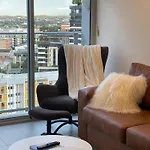 Apartment Top-floor Luxe In The Free Parking, Pool, Gym, Wifi *
