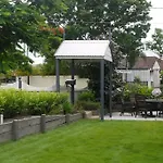 Birdcall Yeronga - Inner City Couples Sanctuary