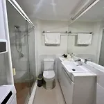 Apartment 2-bed Unit With Large Backyard, Bbq & Parking